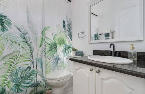 Serene Pool Home in Gated Community-Naples - Foto 28