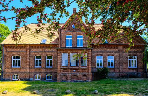 Gutshaus Thorstorf FeWo Boltenhagen EG und Tiefpaterre - Foto 1