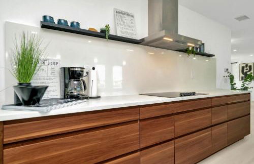 Clearwater Beach Waterfront Modern Villa 4BD 2BIG OPEN LOFT 4BT with Pool Boat Deck Sleep 15 - Foto 27