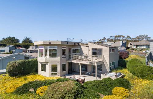 Breathtaking Views of the Pacific Ocean Rooftop Balcony Gourmet Kitchen and Hot Tub overlooking Golf Course - Foto 1