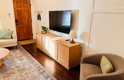 Historic Townhome by Mass Ave - Explore and Unwind - Foto 6