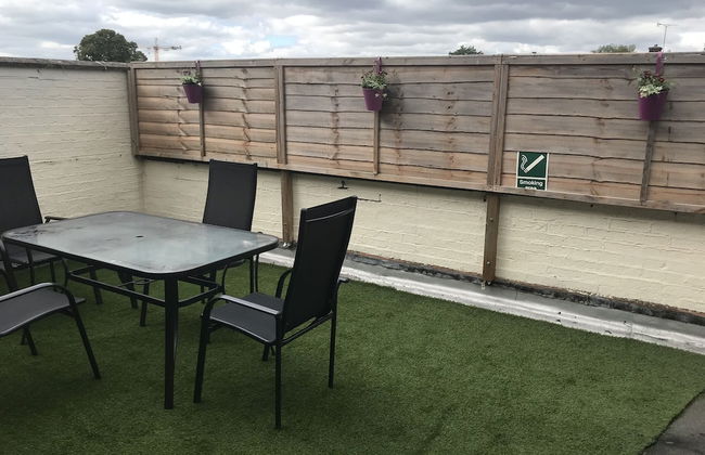 Lovely 2-bed Apartment in Solihull - Foto 14