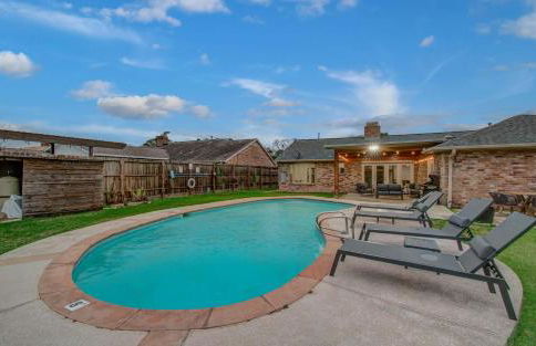 Rustic Modern Escape - 4BD-2BA with Pool & Patio - Foto 29