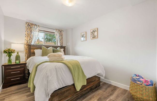 NEW Near Golf Yoga Classes Private Suite Wine - Photo 8