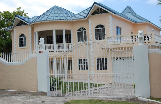 Celebrity Villa Jamaica - Photo 69