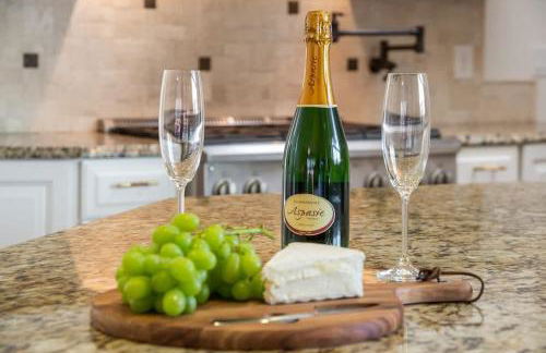 Modern 3BR Home in Napa with Hot Tub & Detached Office - Foto 15