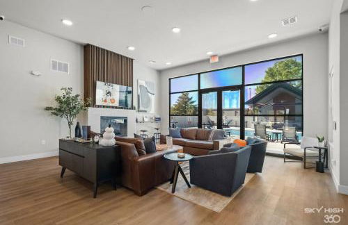 Cozy Luxury Apt, Gym, King Bds, Comfy Sectional - Foto 48