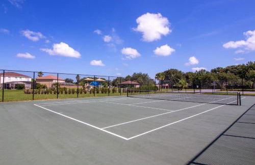 Fully Refurbished Vacation Home with South Facing Pool and Spa with Lake View in Quiet Community Nr Disney - Foto 41