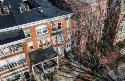 Flats on Front - Riverfront Gem Fast Wi-Fi 1F - Foto 9