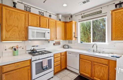 Manzanita Manor-Whimsical art & near downtown - Foto 2