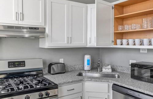 Beautiful Rehabbed Unit in Shaw Community 4228a - Photo 6