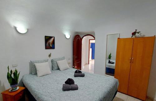 Bungalow with Sunny Private Terrace - Secure Bike or Board Storage - Foto 13