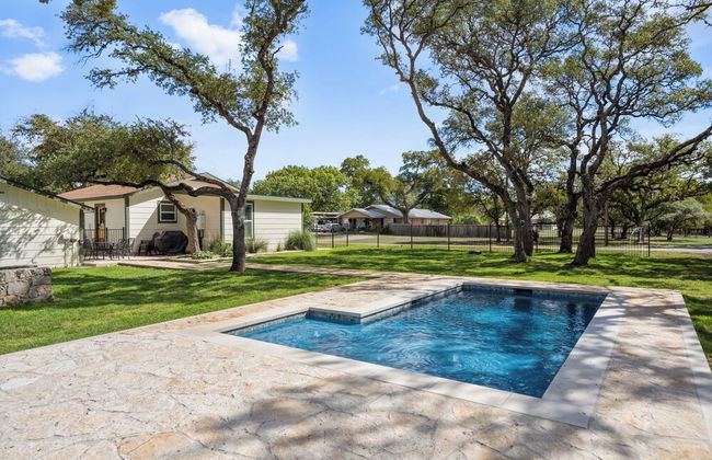 Upscale Home With Pool and Firepit - Close to Mercer St! - Foto 1