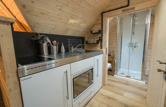 1-bed Cabin, 2 Adults, Outdoor Bath & Wood Burner - Photo 6