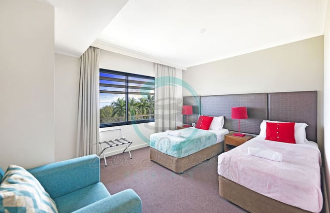 Coastal Elegance Sunset Pool Balcony Dining - Foto 12