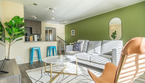 Stylish King 1BR 8 Min to Downtown Pool Gym & Parking 04 - Foto 5