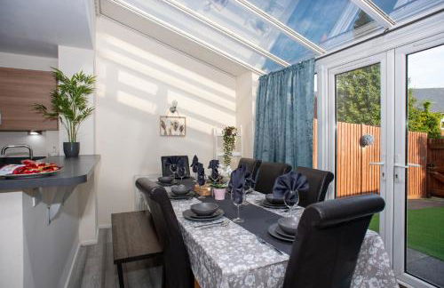 Cosy townhouse, new build, 5 bedrooms, Sleeps 8, Free Parking - Foto 4