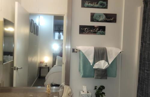 #1 Downtown King Free Parking- Walk to Gainbridge, Lucas Oil, Conv Cntr - Foto 11