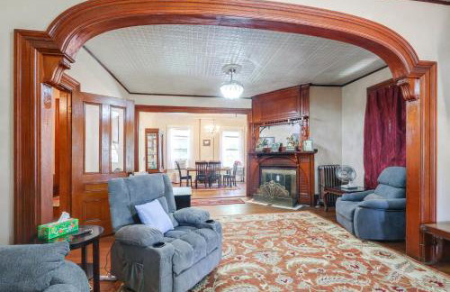 2-Acre Property Victorian Home in Brownville! - Foto 8