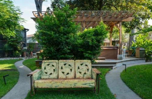 poolside villa with hot tub near Rodeo and World Cup - Foto 31