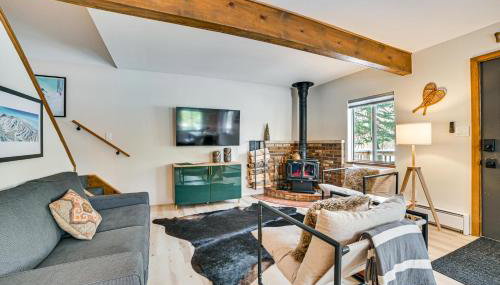 Roscommon Chalet with Hot Tub Near Higgins Lake! - Foto 3