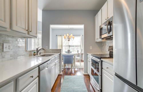 Community Pool and Private Balcony Chic Lewes Gem - Foto 12