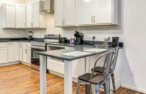 Stroll to Main St Eats! Pet-Friendly Joplin Escape - Foto 7