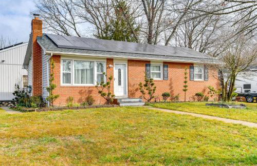 Spacious Home with Tranquil Patio about 29 Mi to DC! - Foto 41