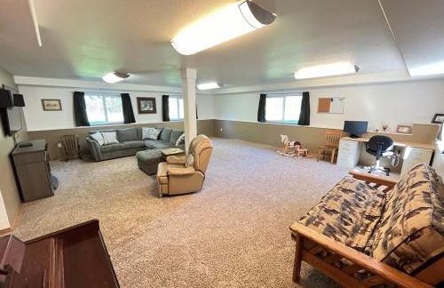 Cozy Palmer Retreat with Steam Sauna and Playground - Foto 34