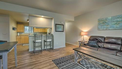 Central Apt Private Fireplace and Patio Access - Foto 4