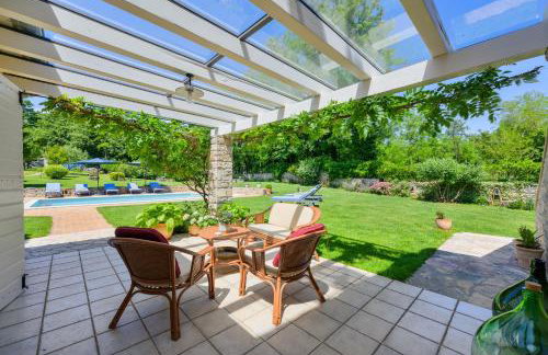 Villa Lipa for 8 persons near Pula with 41 m2 heated pool, beautiful garden, sauna & kids playground - Foto 31