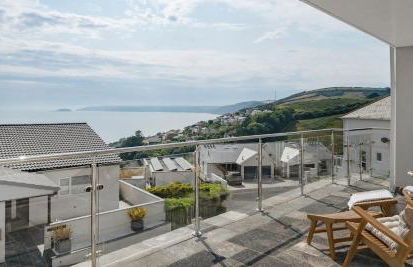 Luxury seaside home - 5 mins walk to beach - hot tub - Foto 32