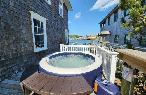 The Capone House-Historic Bayfront Home w/hot tub - Foto 67