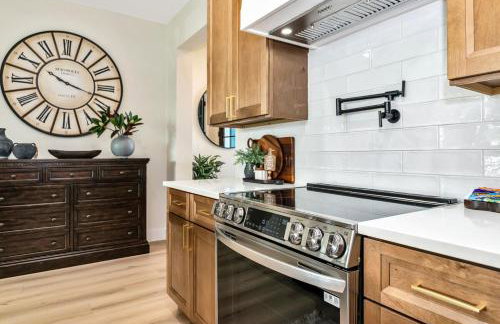Bright New Home Family Oasis Near the Shore - Foto 22