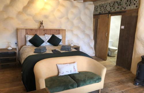Rabbits 1or 2 bedroom hobbit style hillset earthen dartmoor eco home - Foto 12