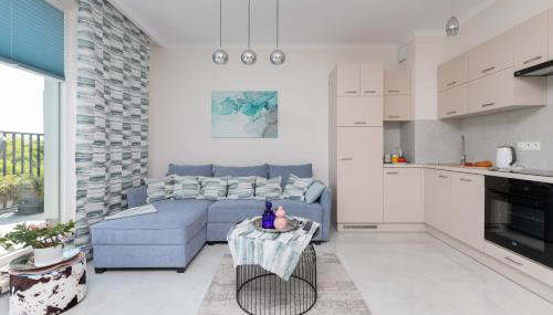 Stylish Seaside Apartment with Terrace & Parking in Jastrzębia Góra by Noclegi Renters - Foto 5