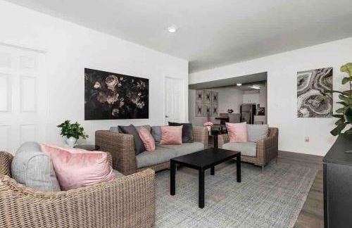 Private Suite in Upscale Neighborhood - Foto 13