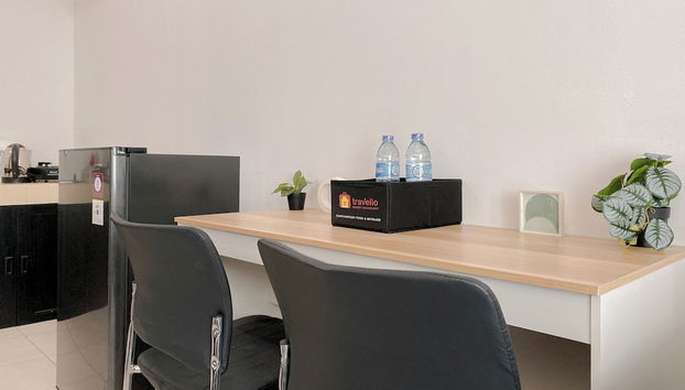 Cozy And Homey 1Br Boutique Kemayoran Apartment - Foto 5, Servicio de comidas en la habitación