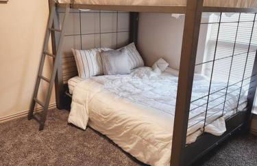 Townhouse near AT&T stadium, Six Flags & Epic Waterpark - Foto 13