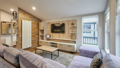 Black Moorhen Lodge with Hot Tub - Photo 3