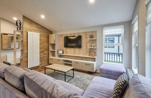 Black Moorhen Lodge with Hot Tub - Foto 3