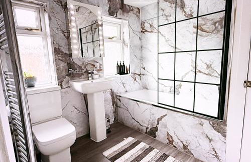 The Serene Stays - 3 Bed Home in Oldham Manchester - Foto 22