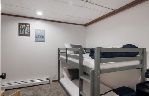 1BR Fife Lake Haven with Fire Pit & Hot Tub - Foto 16