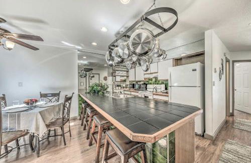 Cozy Cloudcroft Townhome about 1 Mi to Burro Ave! - Photo 10