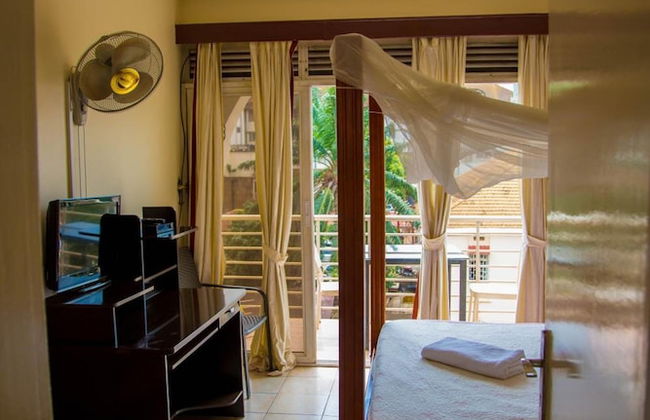 Shumuk Hotel and Apartments - Photo 5