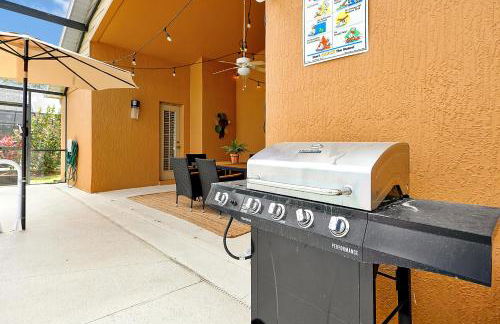 5BR Cottage w Pool & Hot Tub Near Disney - Foto 17