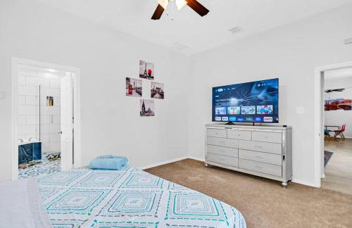 4 BR w/ Pool 10 min to Six flags, AT&T Stadium & Glode Life Park - Foto 9