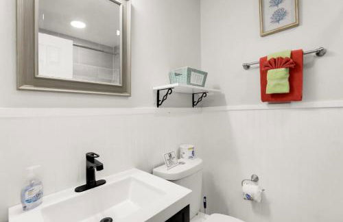 Ocean - 5 Beds Retreat with Pickleball, Arcade, Grill & Beach Access! - Foto 45