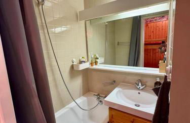 Ski-In Ski-Out Cozy Cabin 1 min lift 5 min village center Perfect Val-d'Isère base - Foto 10