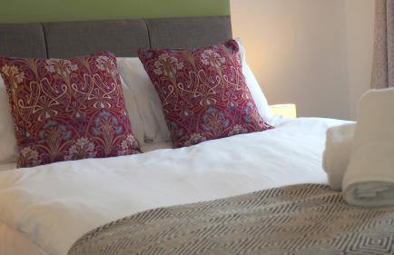 4 Bed - Parking - Close to M4 - Ideal for Work - Foto 17